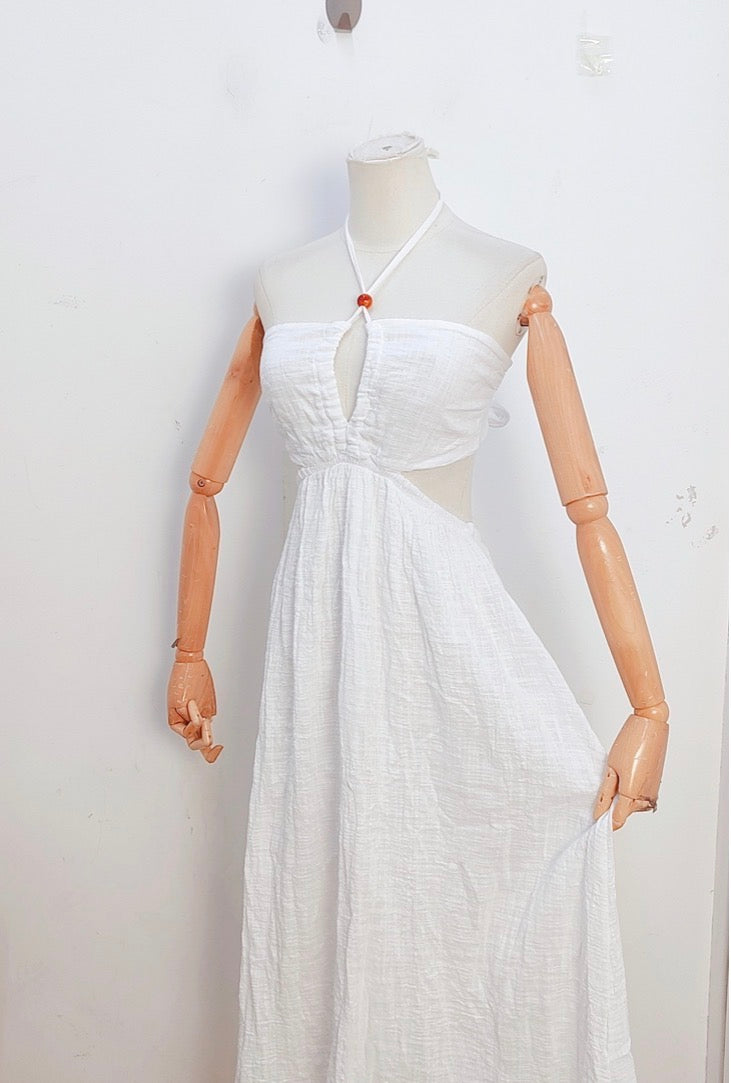 Robe longue blanche en coton – Élégance d’été